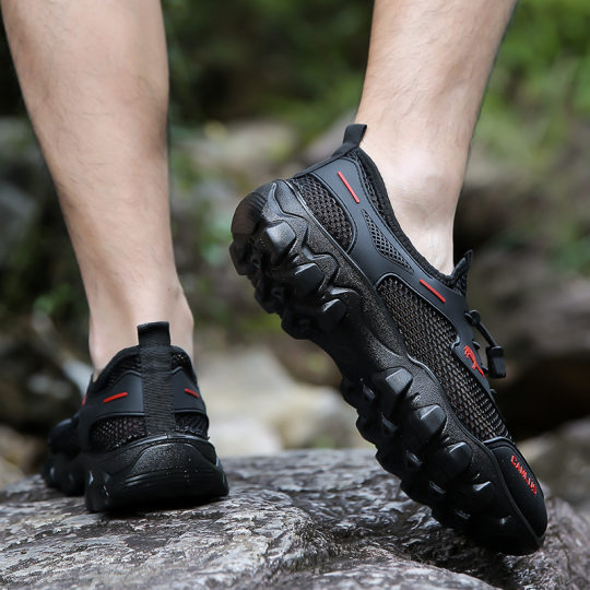 Summer Breathable Mesh Shoes Casual Sports Men's Hollow Hole Shoes Outdoor Mountaineering Shoes Non-slip Wear-resistant Wading Shoes