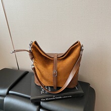��ϵ��������Ҹ��ˮͰ����Ů2025�＾���Ÿ߼��г�ʱ�е���б���