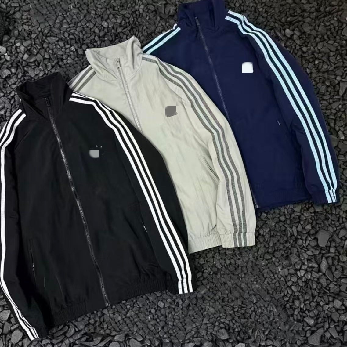 Three-stripe trendy loose-fitting jacket with stand-up collar, windproof embroidered top, versatile sports coat for men and women 2466