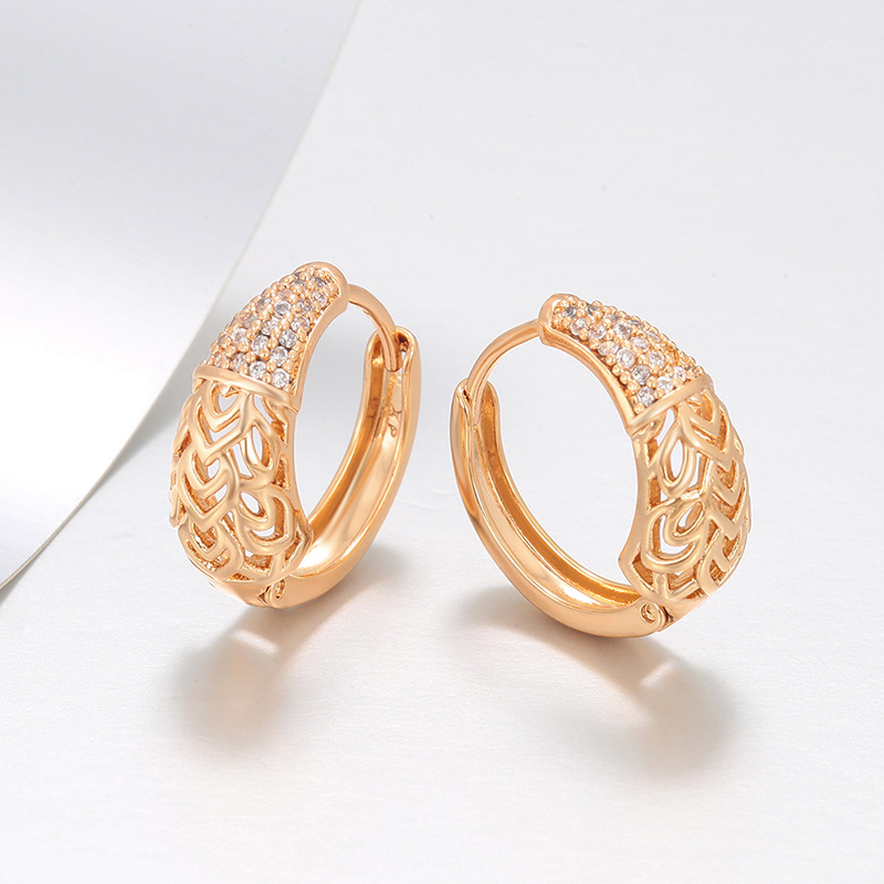Xuping Europa y los Estados Unidos diseño de hueco transfronterizo círculo geométrico orejas de aleación de cobre nicho personalizado pendientes de orejas personalizados para mujeres