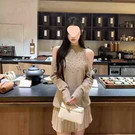 热狗很辣 揉碎星光两色露肩镶钻设计感毛衣针织衫上衣燕麦色粉色