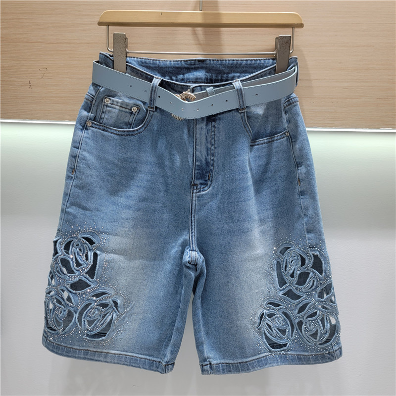Bermudas de Mezclilla de Cintura Alta con Bordado de Flores y Corte Recto