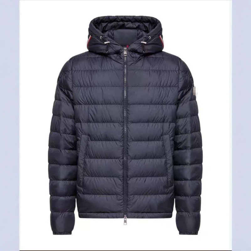 Light gray lightweight hooded down jacket for men, fine horizontal quilting, loose fit, short style, with decorative ribbons, suitable for everyday wear