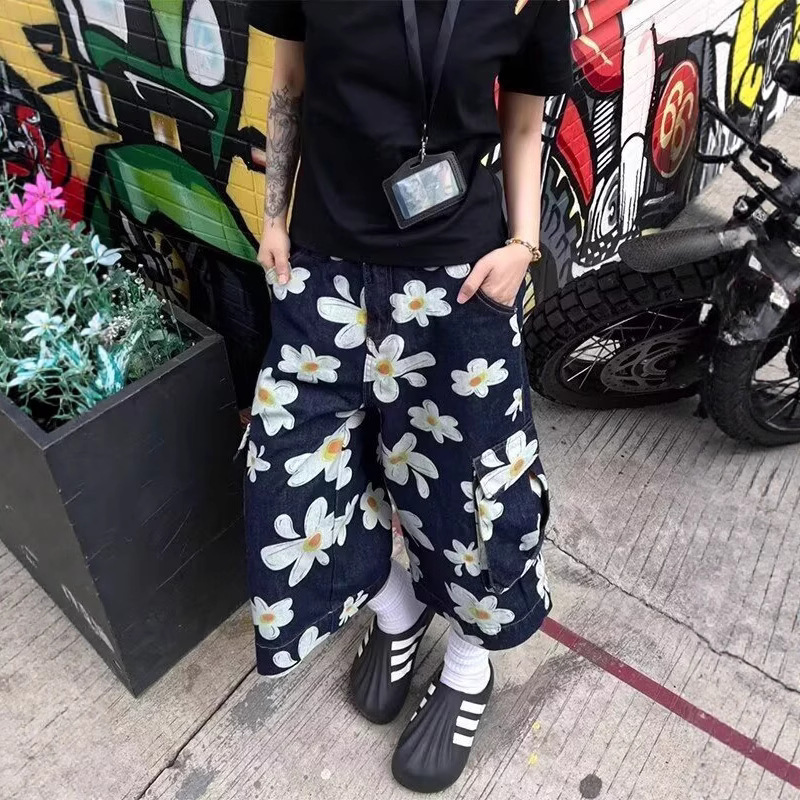 American Retro Daisy Print Denim Shorts Unisex Summer Design Workwear Wide-Leg Couple Cropped Pants Trendy