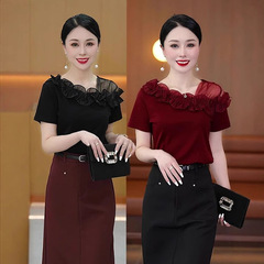 ファッションの修身花の襟のtシャツの女性のレジャー2025夏の新型の韓国版の簡単な洋風の百合の年齢の上着を減らします。