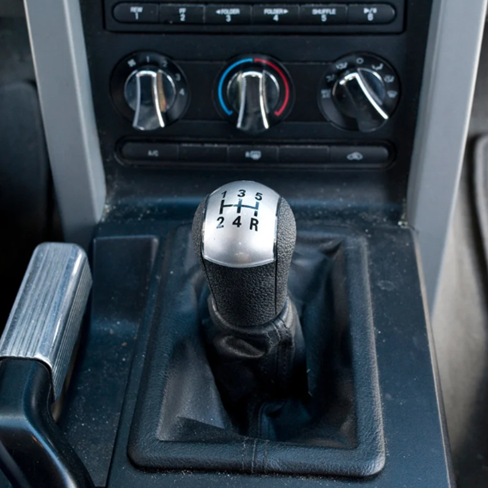 Applicable to Ford Focus 05-08 car gear shift knob, gear lever, and shift head modification accessories