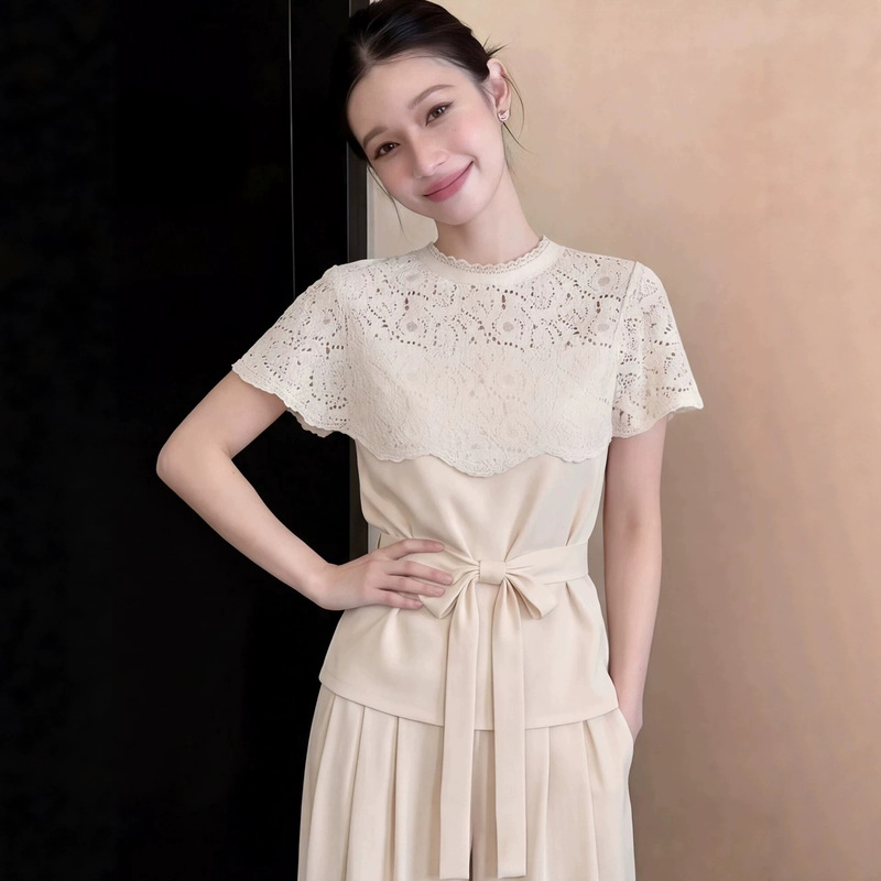 French-Style White Lace Short-Sleeve T-Shirt for Women, Summer Design with Unique and Beautiful Tie-Up Details French-Style White Lace Short-Sleeve T-Shirt for Women, Summer Design with Unique and Beautiful Tie-Up Details