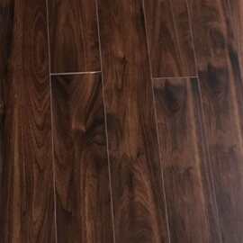 现货供应家装木地板现代原木奶油风复合地板防潮系列价格优惠