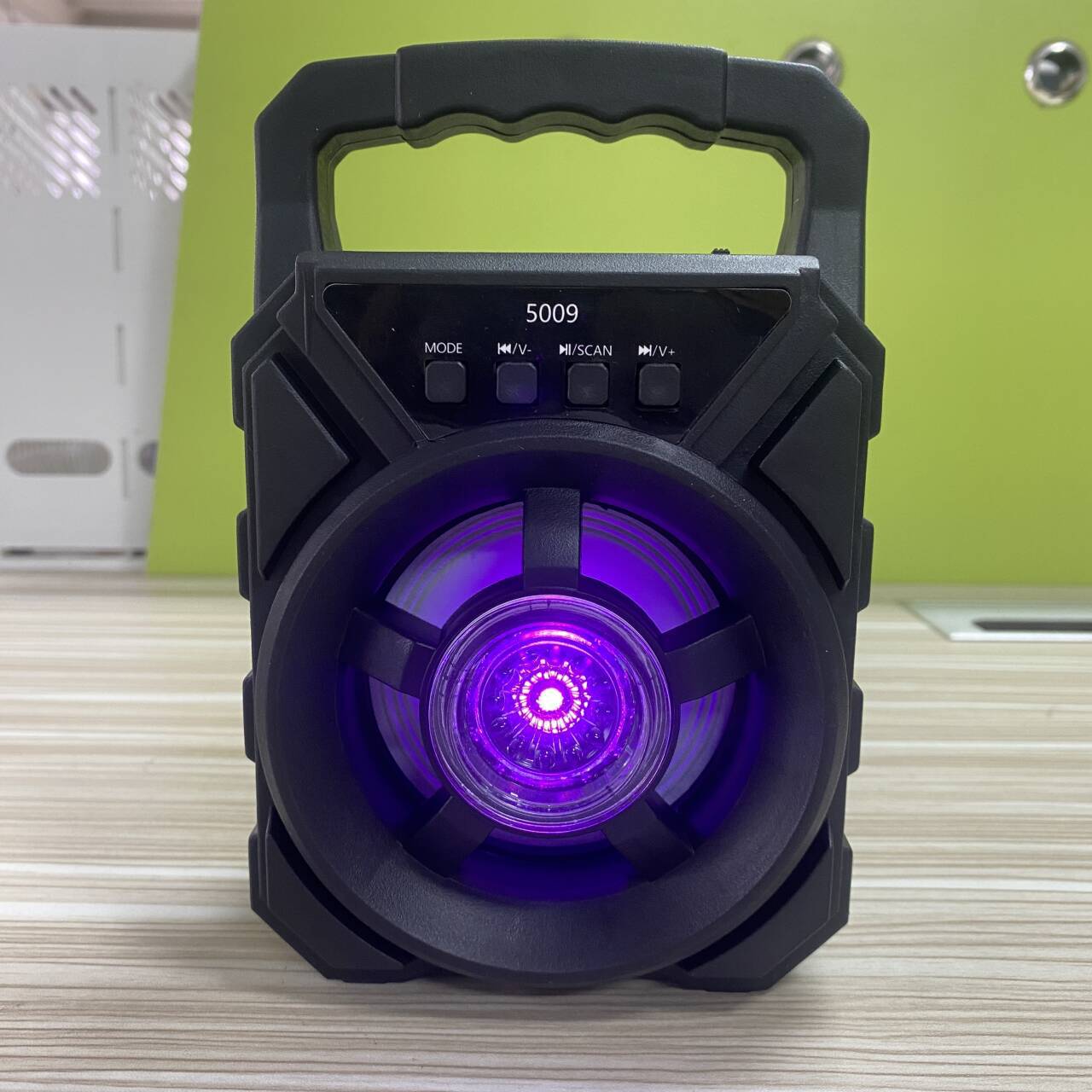 Колонка Bluetooth черная модель 5009
