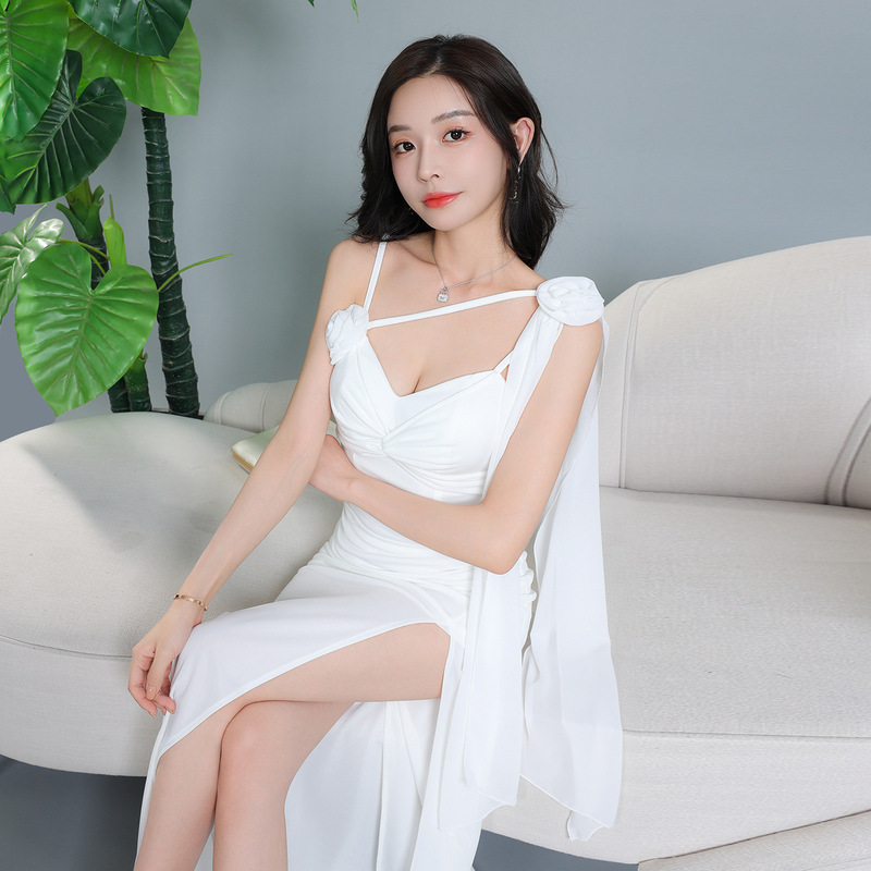 Sexy Spaghetti Strap Dress with Low-Cut Design, Slim Fit, Floral Pattern, Fashionable Evening Gown, Bodycon Long Style for Women