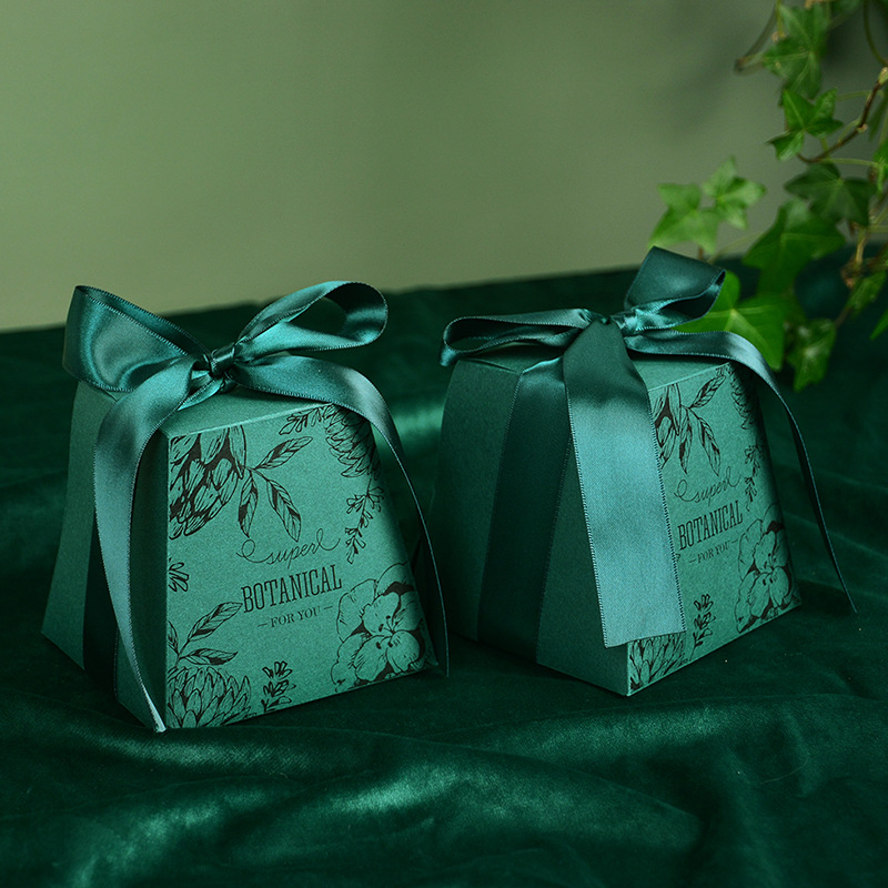 Creativo ins Mori Tarjeta Verde cartón boda dama de honor regalo de mano boda cinta verde oscuro caramelo pequeña caja de regalo