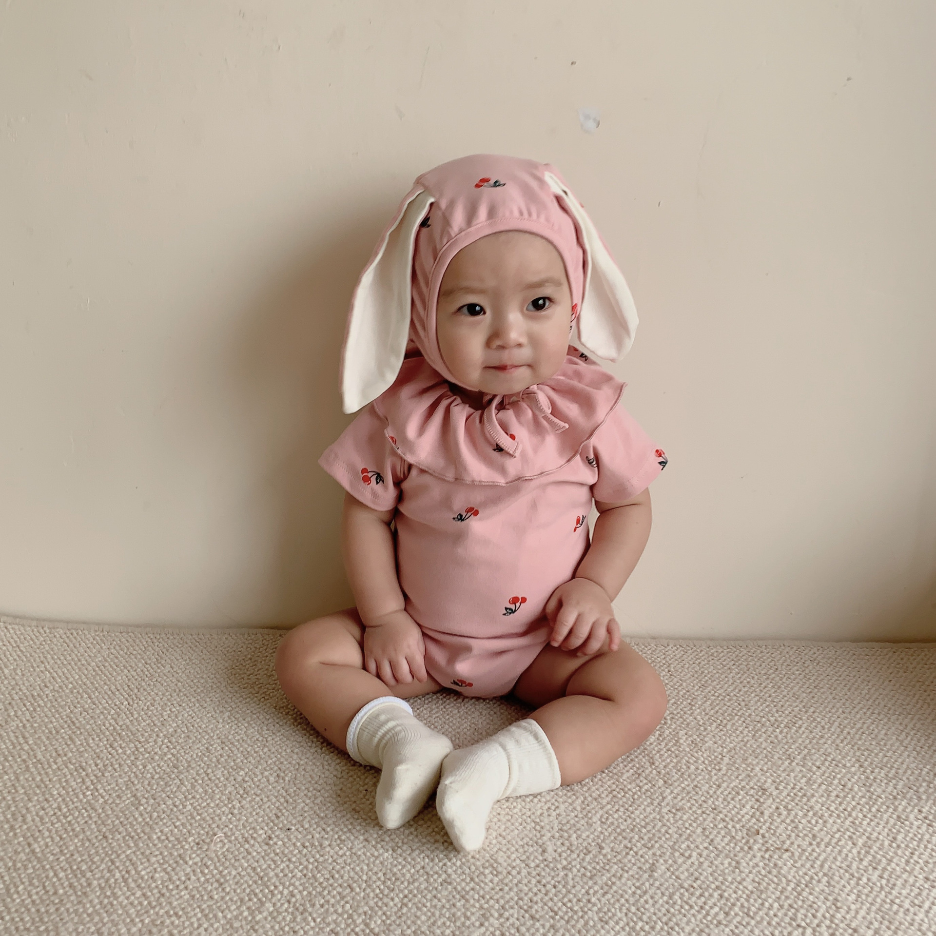 2024 new baby jumpsuit suit ins Korean version cherry print cute rabbit shape romper and hat