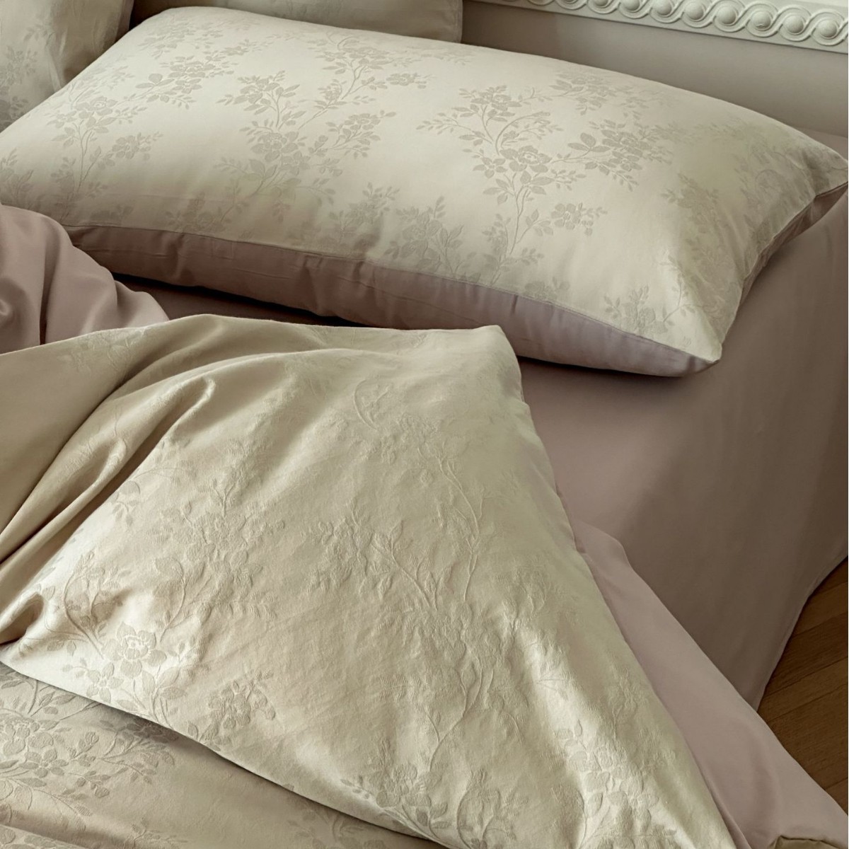 Otoño e invierno nueva clase A juego de cuatro piezas de algodón cepillado sábana de cama de color sólido simple cubierta del edredón sábana de dormitorio de tres piezas de algodón puro