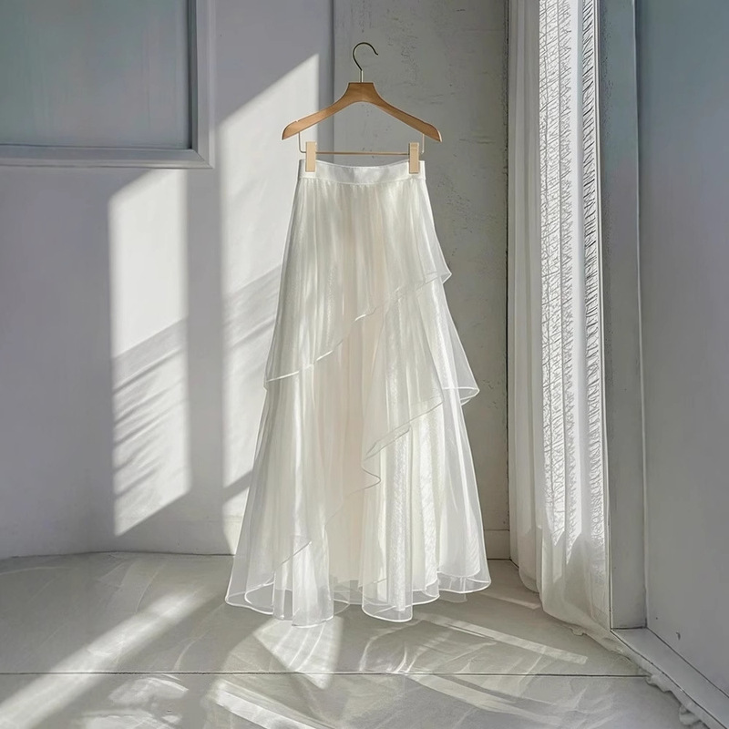 This year's popular explosions long skirt is unique, beautiful and high-end temperament white mesh skirt for women in spring 2025
