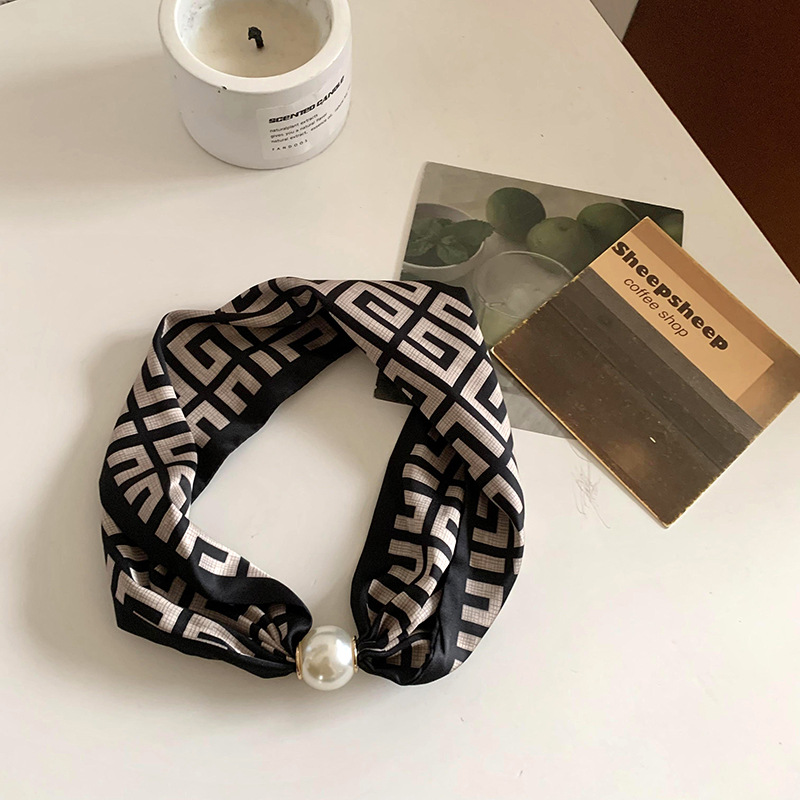 Bufanda de seda para mujer, sentido largo de alta calidad, primavera y verano, nueva versión coreana del collar de perlas de todo fósforo, bufanda de seda con hebilla magnética al por mayor