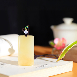 Jin Yu Tang Boutique Xinjiang Hotan Jade Sugar White Jade Peace and Safety Card in the form of "vegetarian" body to show