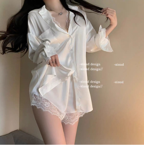 흰색 + 반바지