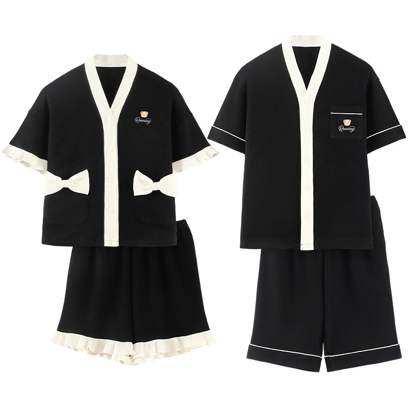 Pijamas de pareja de verano Pantalones cortos de manga corta traje casual de los hombres con cuello en V ropa de casa de las mujeres delgadas simples se pueden usar fuera