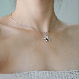 �n�������LС��������ĵ�����÷�����������ɫë��朽������