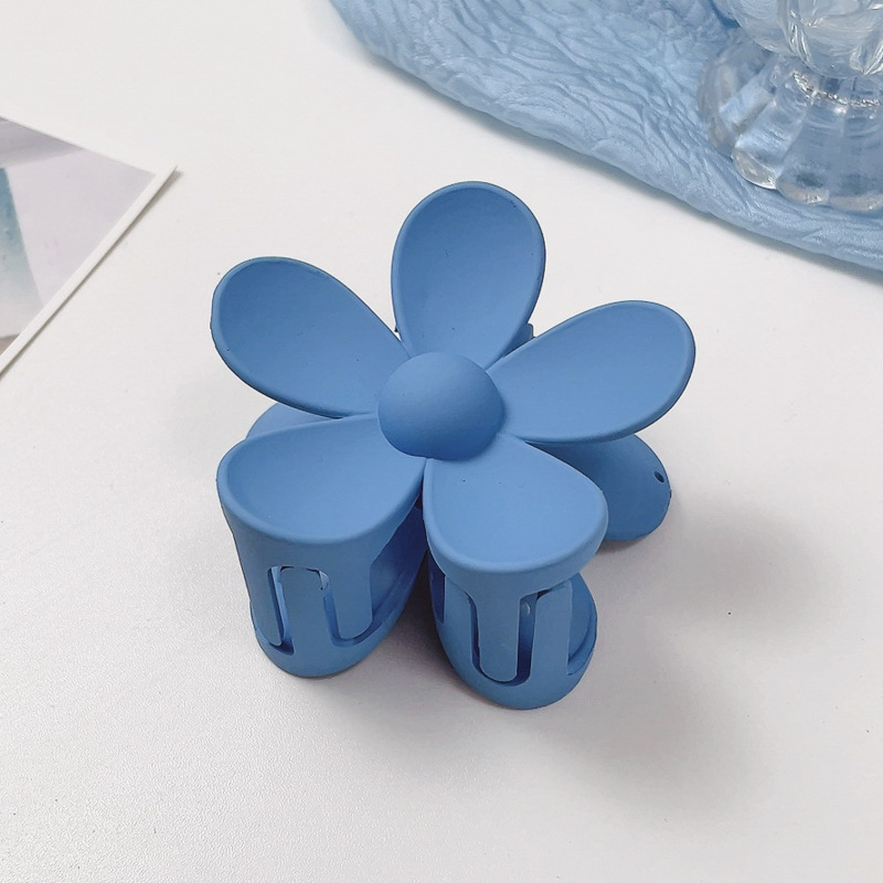 Clip de agarre de color café de Maillard, gran cantidad de cabello de alta calidad, clip grande, elegante, simple coreano, sin dañar el cabello, clip de tiburón, mujer