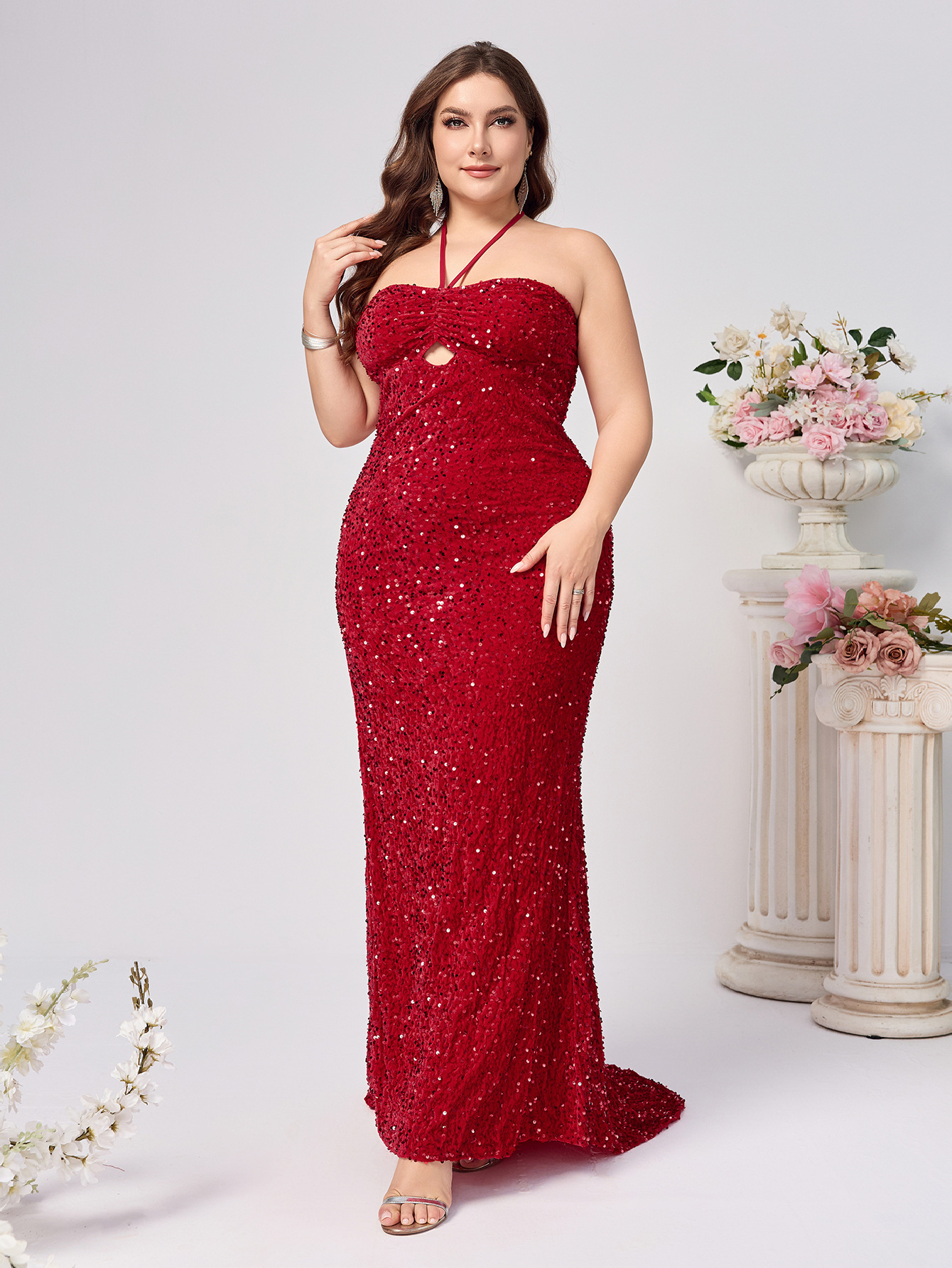 Vestido de talla grande para comercio exterior estilo caliente moda femenina sexy cuello halter con lentejuelas sin mangas vestido rojo image 3
