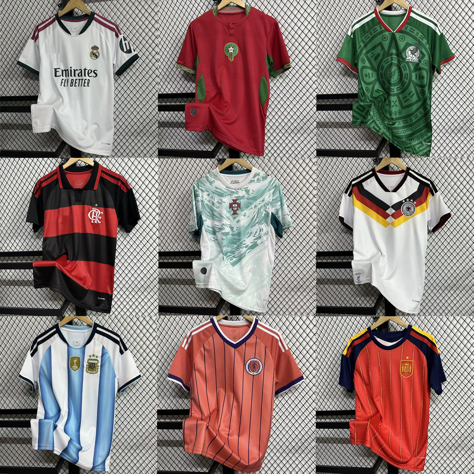 Футбольные майки 2627: Германия, Барселона, Манчестер Сити, АС Милан, Париж, Интер Милан, Манчестер Юнайтед, Бенфика, Реал Мадрид, Бавария, Мюнхен, Майами