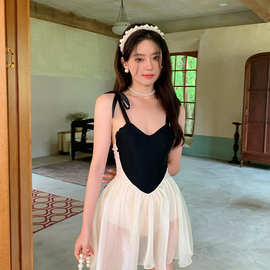2025新款撞色氛围感甜美保守温柔风小胸聚拢紧身裙式少女连体泳衣