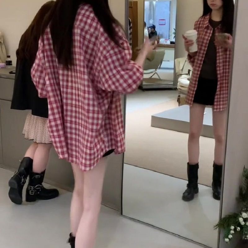 Korean-style retro polo collar red plaid shirt, women's loose-fitting, casual, and sun-protective top for spring, summer, and autumn Korean-style retro polo collar red plaid shirt, women's loose-fitting, casual, and sun-protective top for spring, summer, and autumn