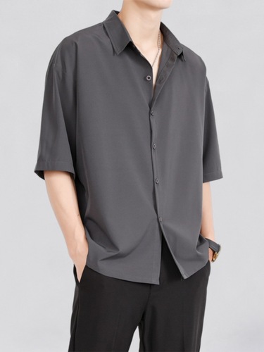 Men's Short-Sleeve Summer Ice Silk Shirt, Streetwear Trendy Casual Outerwear, Five-Point Sleeve Black Collared Shirt with a Cool and Slightly Aggressive Style