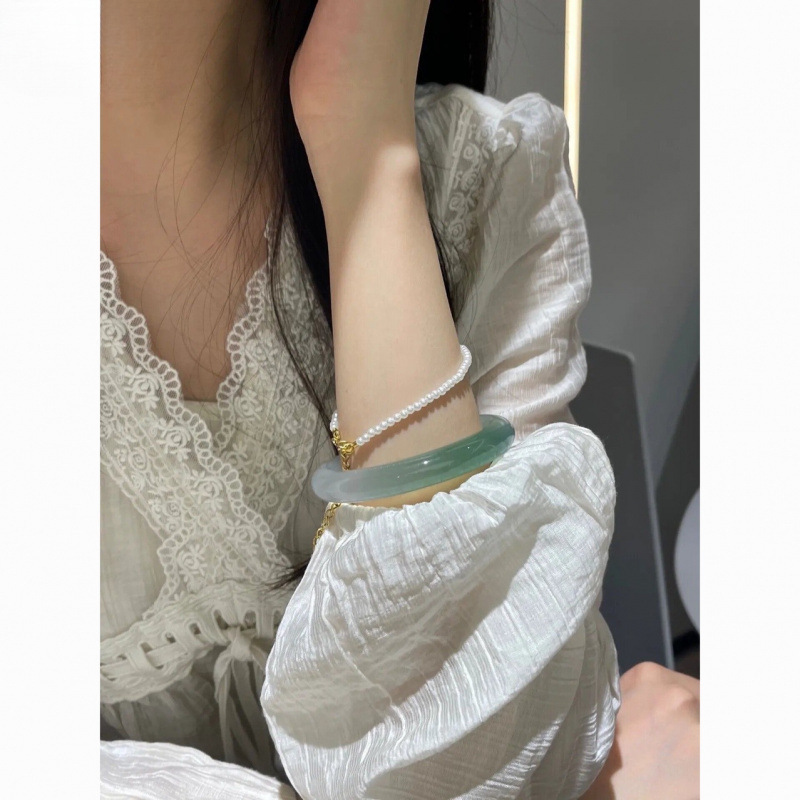 直販 ドゥイング ライブ ルーム ハイアイス セミマウンテン セミウォーター グラデーション カルセドニー ピース ブレスレット レディース アゲート ブレスレット|undefined