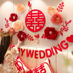 女性の結婚部屋は寝室をシンプルに配置しています。