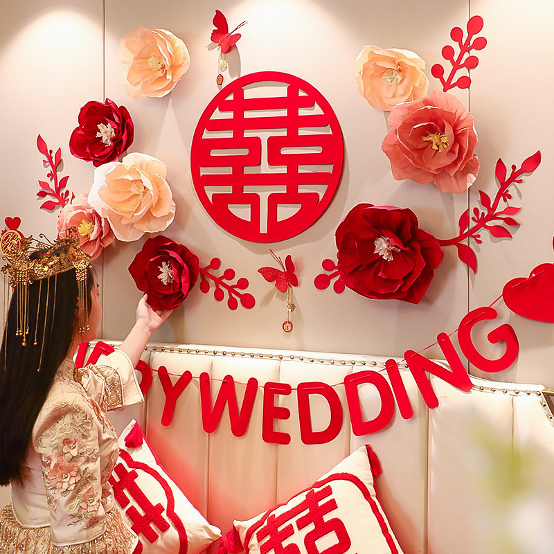 女性の結婚部屋は寝室をシンプルに配置しています。|undefined