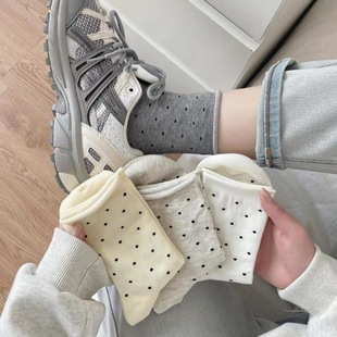 Women's socks wave dot piled socks tube socks summer thin Korean version of curling student girl polka dot women's socks manufacturers wholesale
