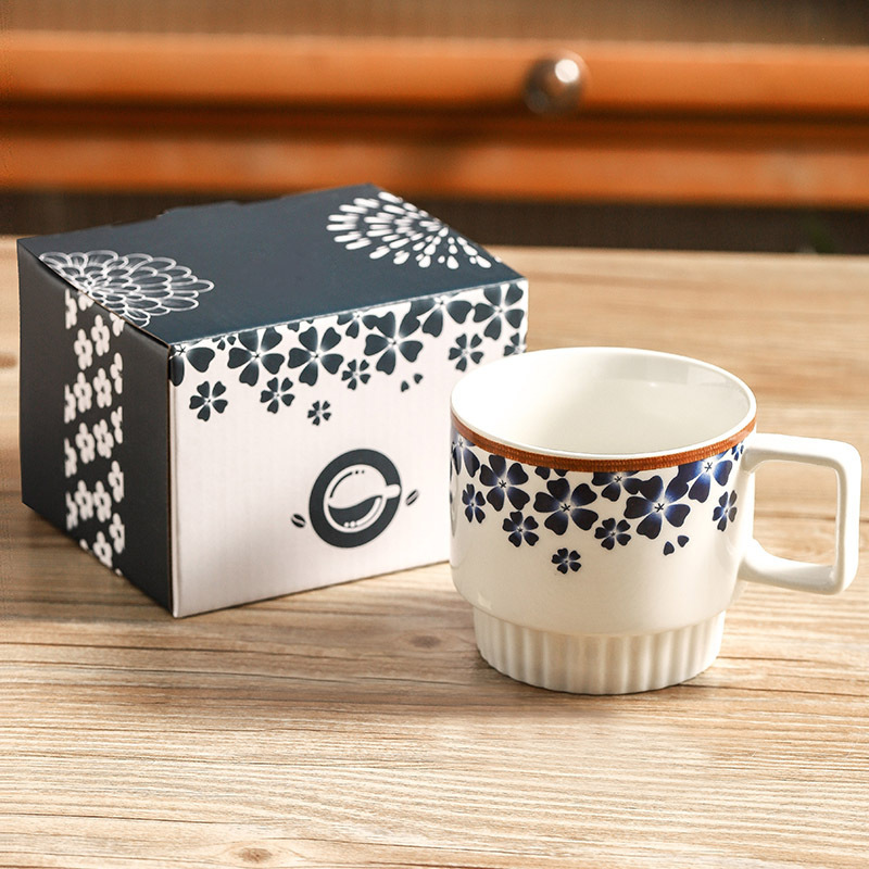 Tazas de agua de porcelana vintage de estilo japonés de nicho, tazas de cerámica plegables, tazas de café de alto valor, tazas de desayuno, regalo de mano