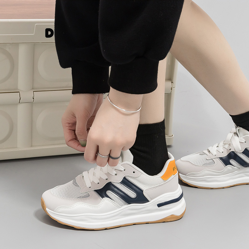 INS estilo coreano de malla casual zapatos deportivos de verano versátiles transpirables zapatillas torpe zapatos blancos de suela gruesa para mujer A1837