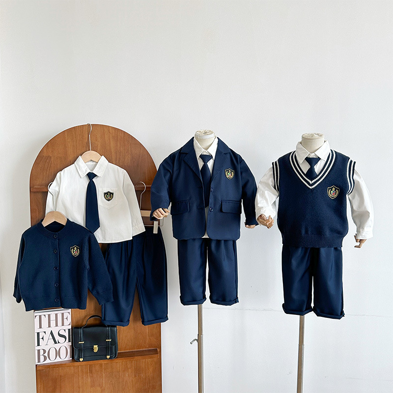 Nausicaa del viento 2024 otoño nueva ropa para niños versión coreana de la serie de combinación de estilo universitario traje de todo fósforo para niños