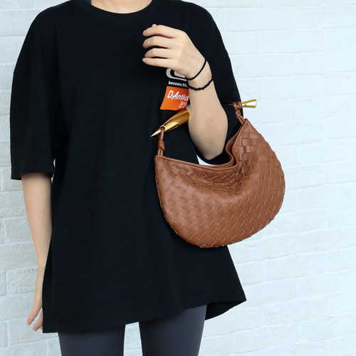 Large Handle Woven Leather Women's Bag  New Shark Dumpling Bag Solid Color Pleated Large Capacity Handbag