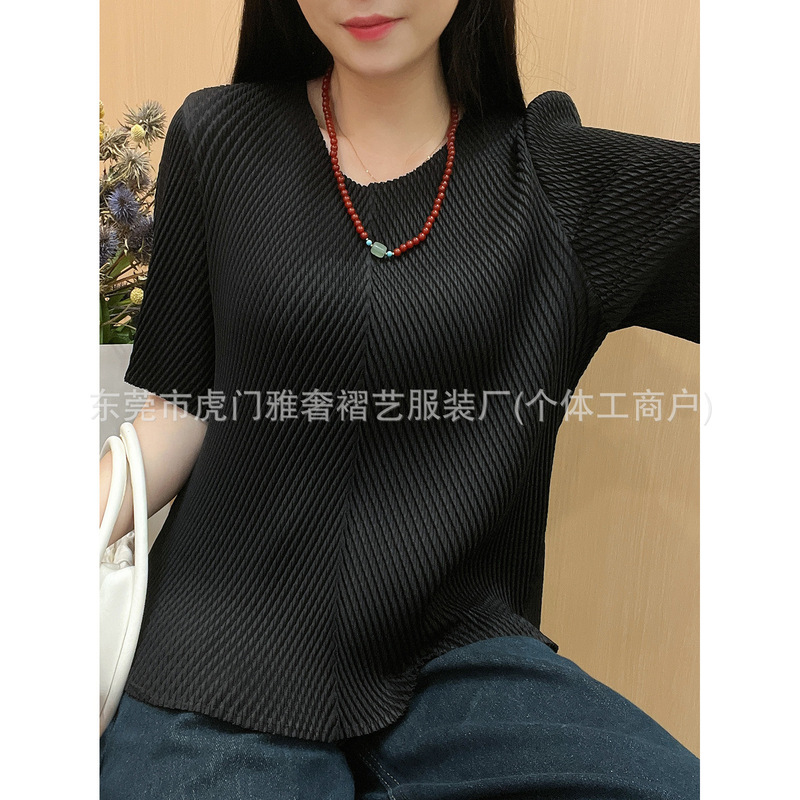 Miyake Pleated Top Classic Dragon Scale Pleated Solid Color Round Neck Thin Loose Plus Size Short Sleeve T-Shirt for Women 2025 New Model Miyake Pleated Top Classic Dragon Scale Pleated Solid Color Round Neck Thin Loose Plus Size Short Sleeve T-Shirt for Women 2025 New Model
