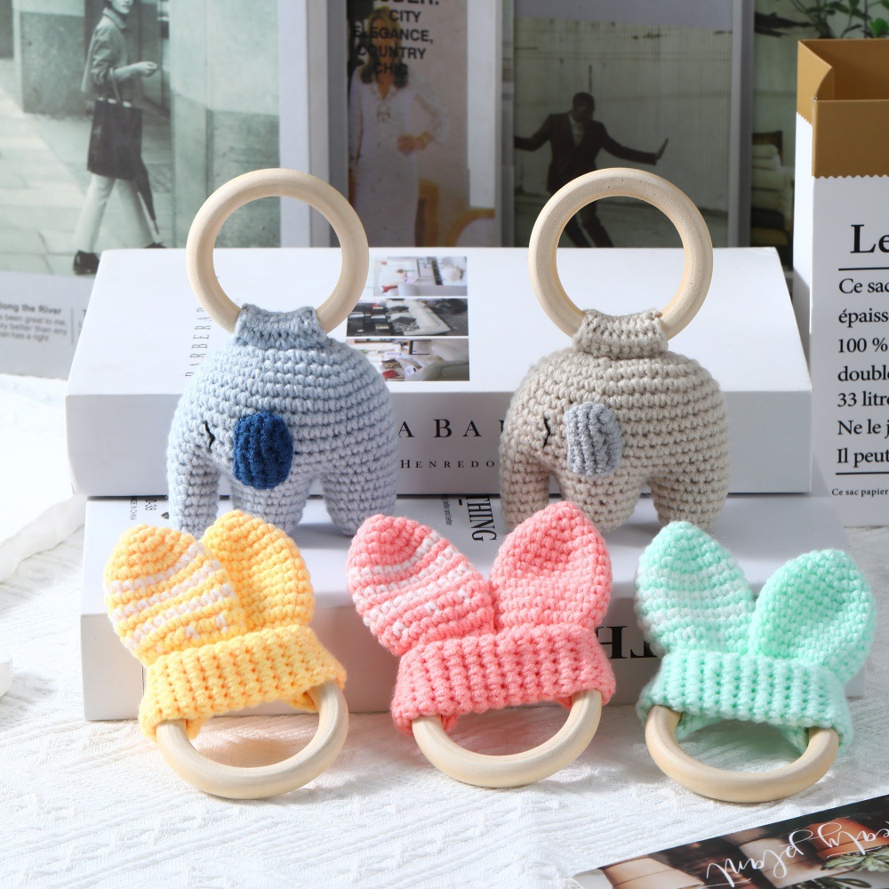 Woven cartoon rabbit
