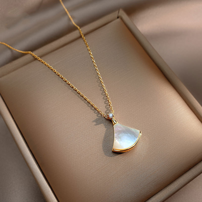 气质猫眼石设计感扇形裙子钛钢项链女百搭18K金 高级感轻奢锁骨链