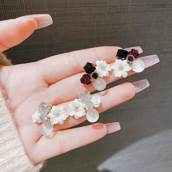 Retro elegant earrings