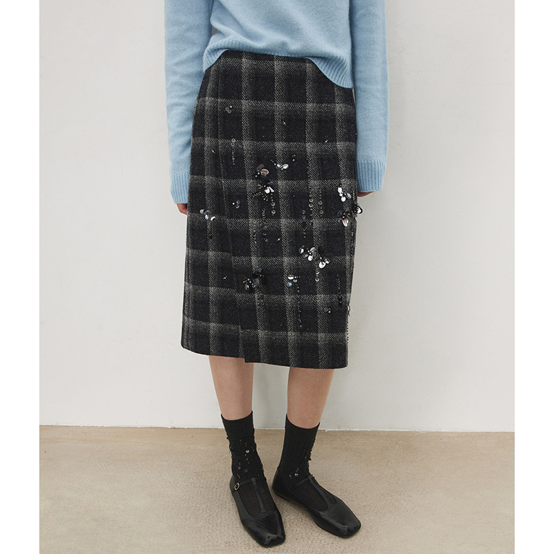 CHIC 超级时装发布大秀款_英国格纹毛呢手工钉珠中裙2025冬季新款