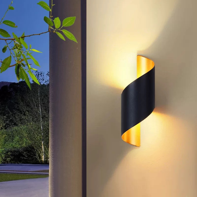 Outdoor wall lights, Nordic modern minimalist style, waterproof, suitable for living rooms, patios, balconies, corridors, and courtyards, creating a sophisticated ambiance