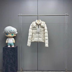 高版本高品现货M家新款秋冬可拆连帽短款亮面四色女士羽绒服外套