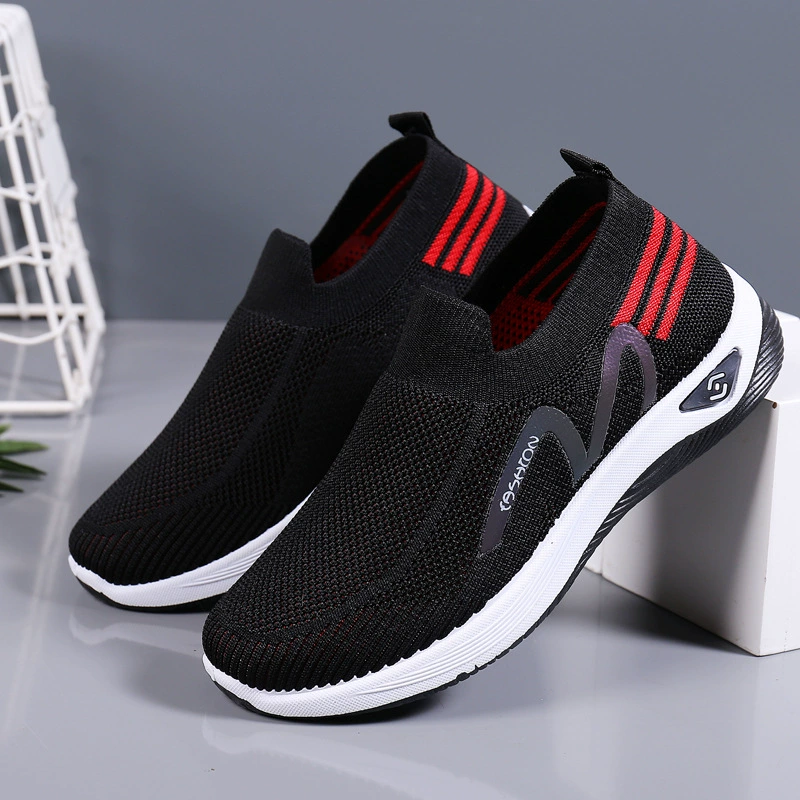 Женская 2024 новая старшая летающая обувь на мягкой подошве для ходьбы одна педаль мама повседневная спортивная обувь для пожилых людей оптом