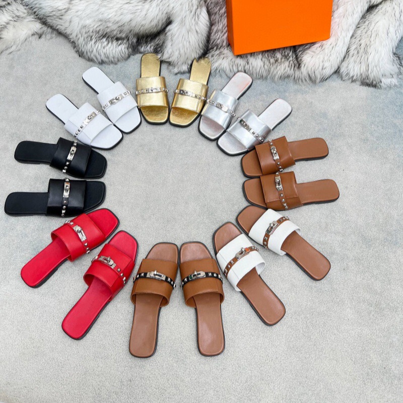 New Europe, America, Middle East, Dubai, Singapore, Malaysia, Turkey, Holland Metal Rivet Mid-Heel Slippers