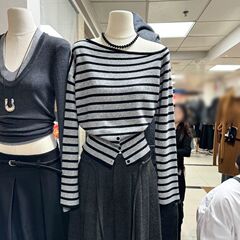 2025秋冬新款韩系套头小众条纹撞色排扣开叉不规则针织衫上衣女
