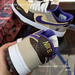 ฿ピュアオリジナルブラウンスニーカーローカットシューズ、トレンディな男性と女性のカジュアルスポーツAJ、エア付き黒と白のソックス、大人用