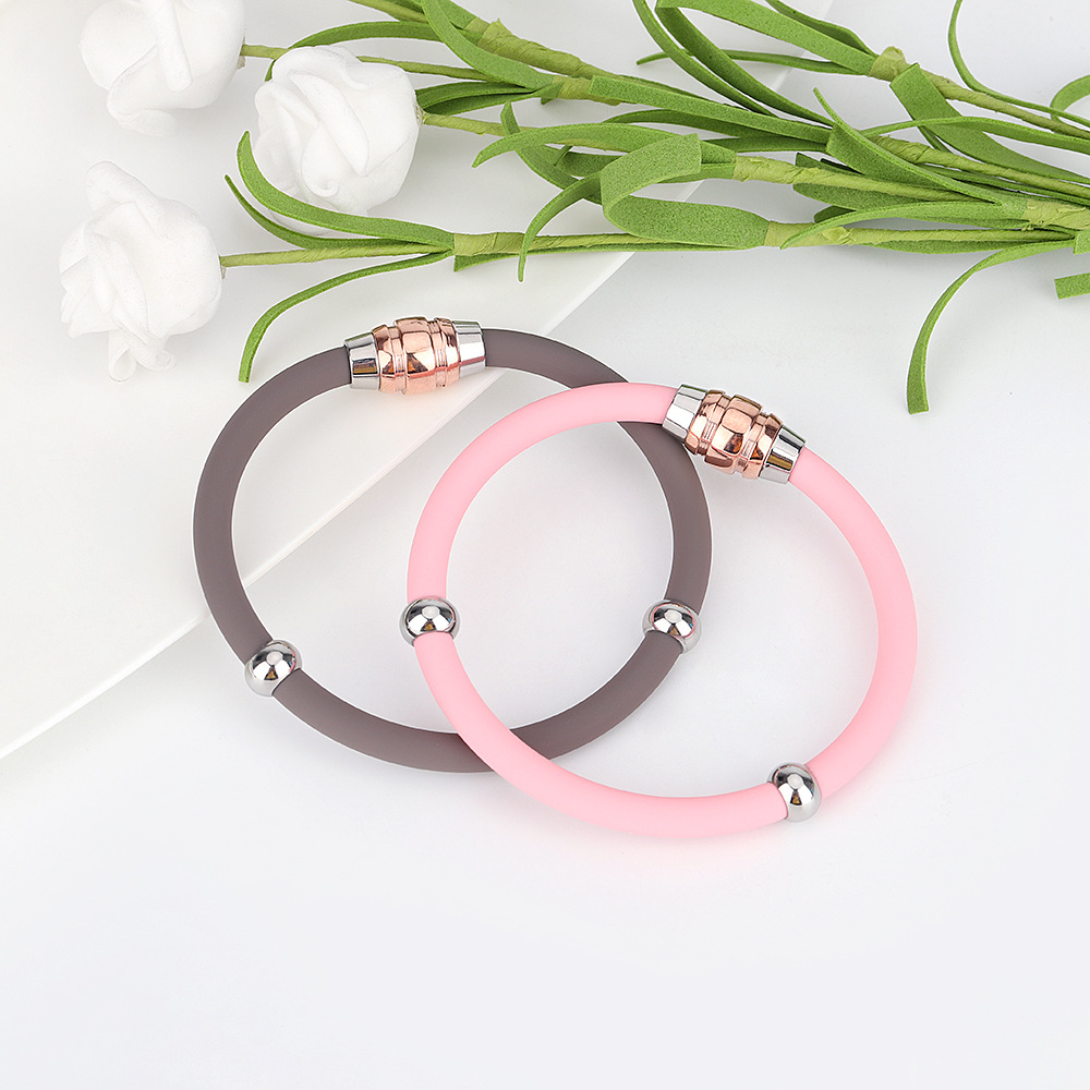 Lady Simple Style Solid Color Silica Gel Titanium Steel Wristband display picture 1