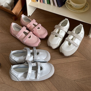 ��ʽħ�g�Nһ�֎��\�ڃ����߆�ЬŮ2025�¿��ļ���ȹ�Ӭ�����Ь��